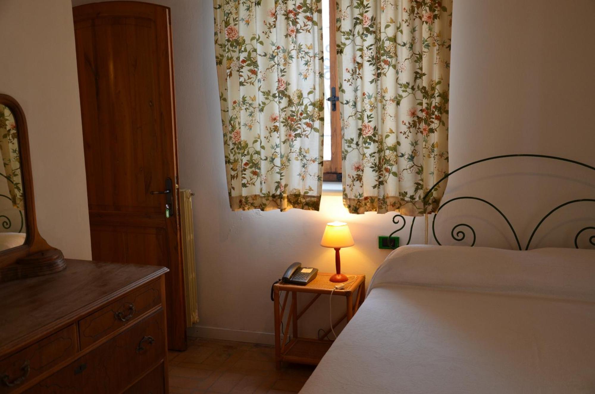 Borgo Piazza Bed & Breakfast Катандзаро Стая снимка