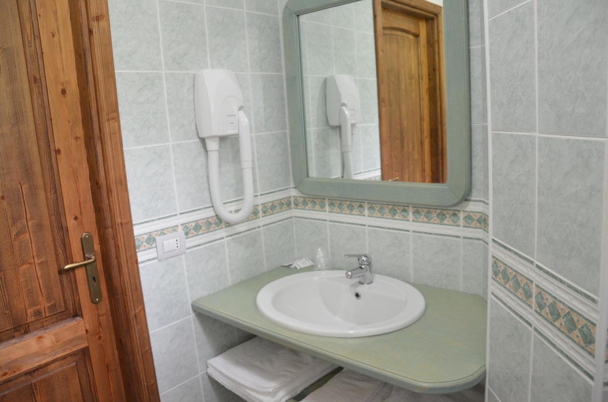 Borgo Piazza Bed & Breakfast Катандзаро Стая снимка