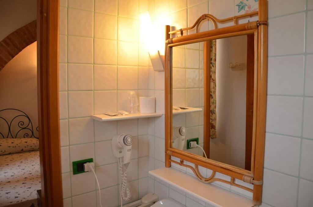 Borgo Piazza Bed & Breakfast Катандзаро Стая снимка