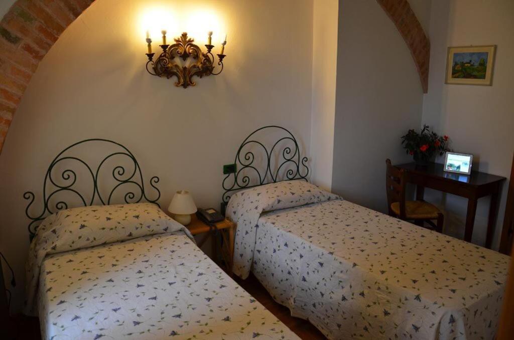 Borgo Piazza Bed & Breakfast Катандзаро Стая снимка