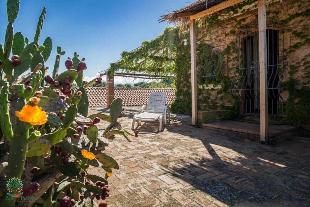 Borgo Piazza Bed & Breakfast Катандзаро Екстериор снимка