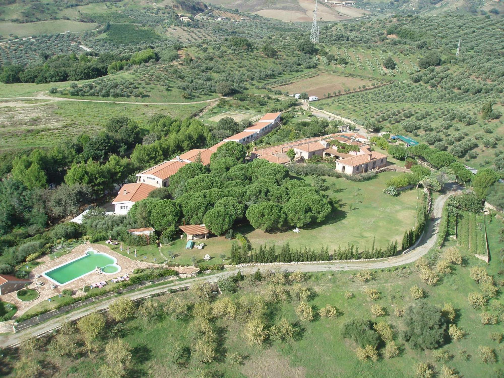 Borgo Piazza Bed & Breakfast Катандзаро Екстериор снимка